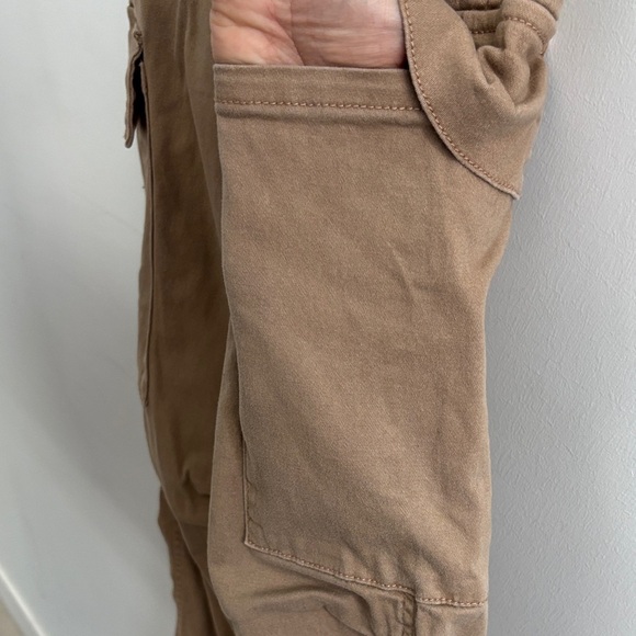 Refuge Men's Khaki Cargo Pants - Picture 5 of 7